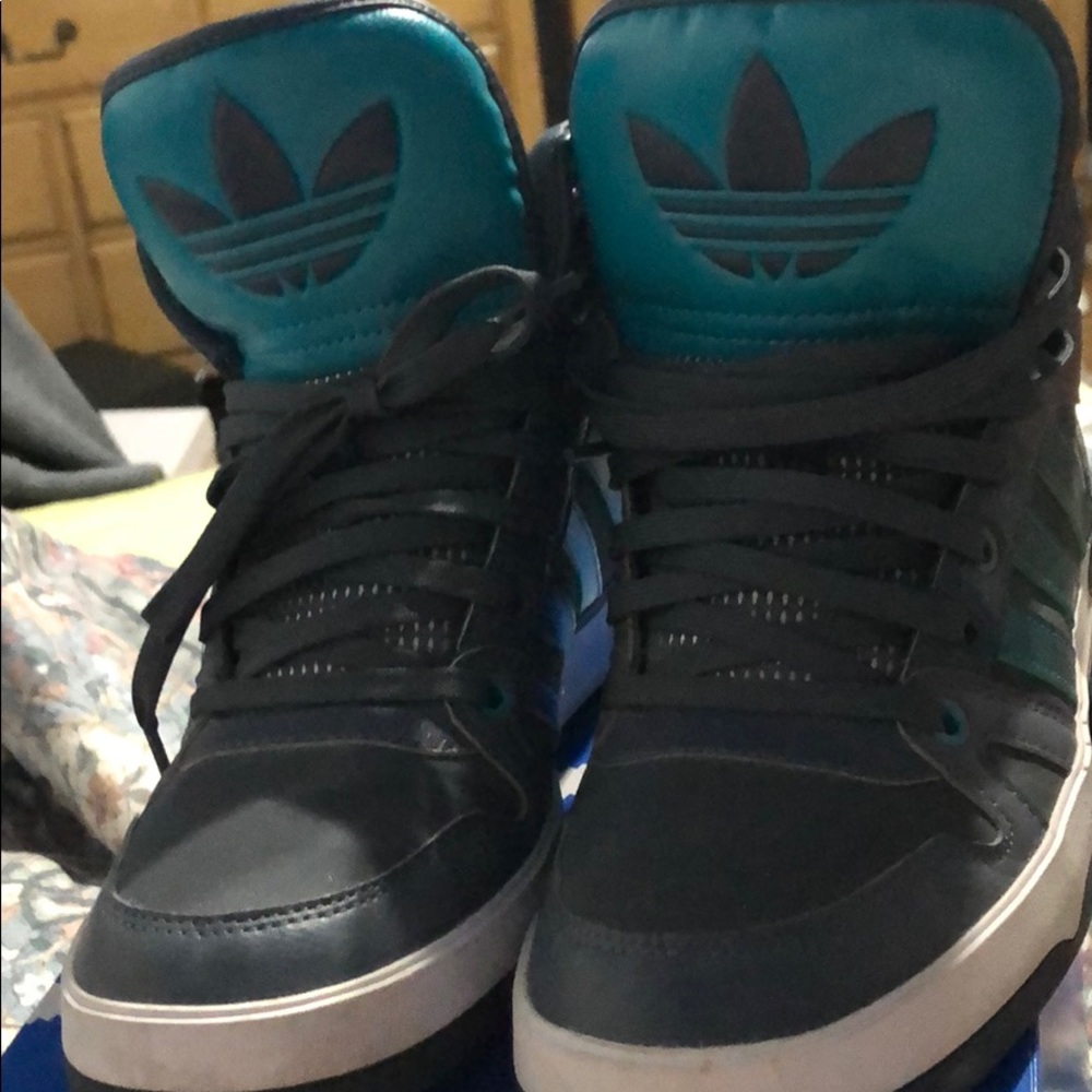 Dope Retro Adidas - Picture 4 of 5